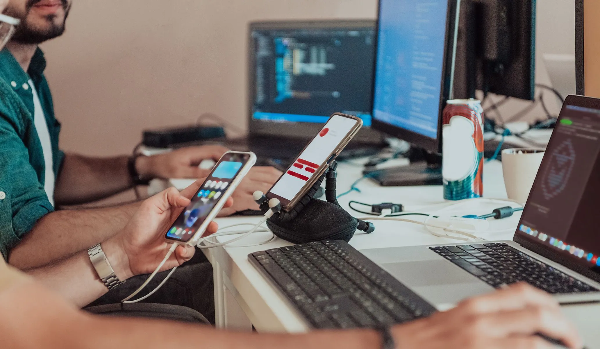 We build fully native apps at cross-platform speed.
